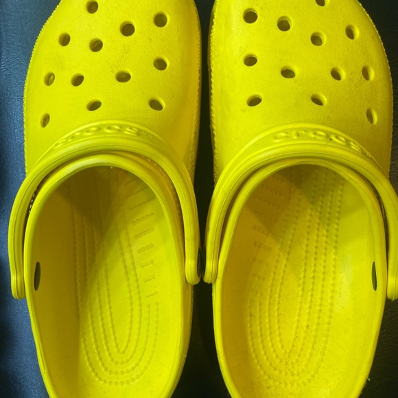 Yellow Crocs - Picture 6 of 6